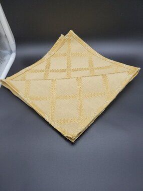 Lenox Laurel Leaf Gold Geometric Square Napkin Cotton/Polyester Reversible. (4)